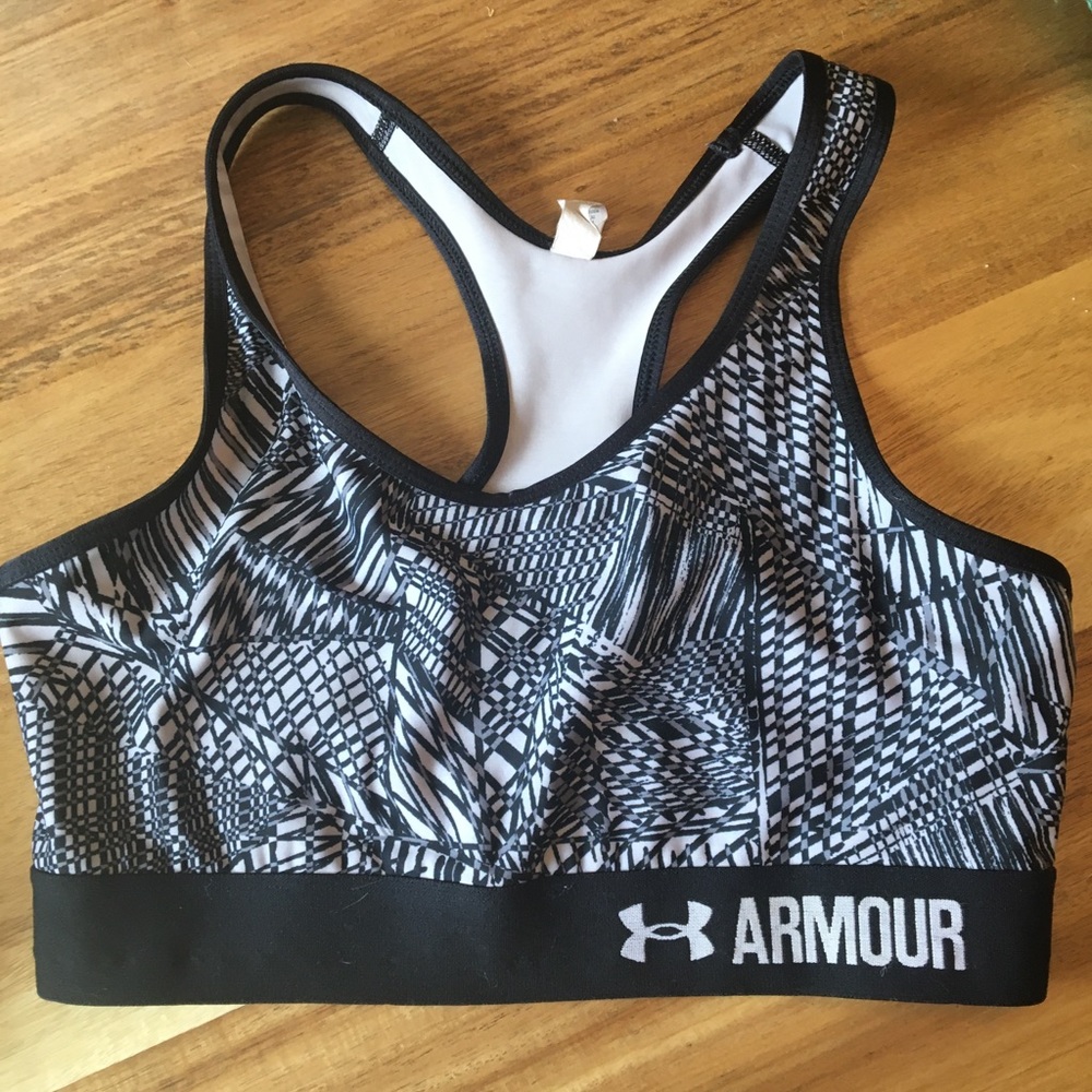 UNDER ARMOUR sports bra sz M